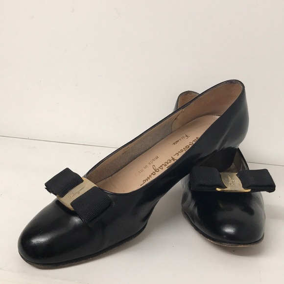 Salvatore Ferragamo Shoes - Ferragamo Boutique Vtg Vara Black Bow Shoes Sz 8